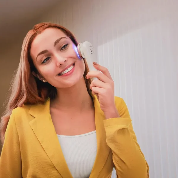 Imagen 4 Masajeador facial Bamba FaceCare LightSonic con fototerapia LED, función calor, vibración y microcorrientes EMS para un tratamiento de rejuvenecimiento completo.