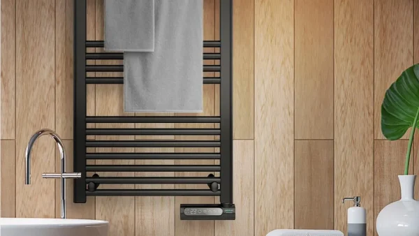 Imagen 5 Radiador toallero eléctrico Cecotec ReadyWarm 9100 Smart Towel Black de 500W y bajo consumo. Incorpora pantalla LED, control táctil y temporizador.
