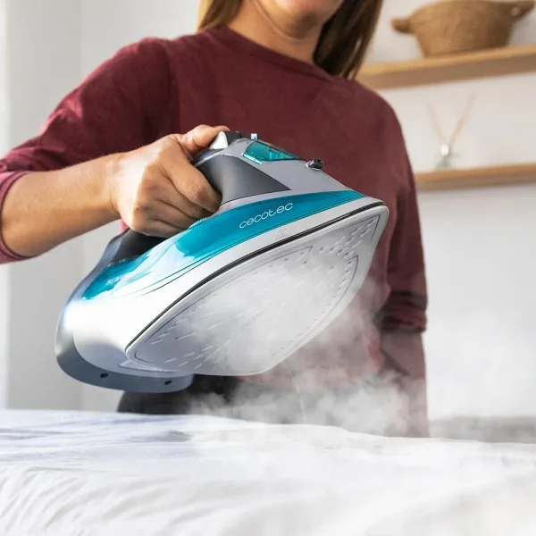 Imagen 6 Plancha de vapor Cecotec Fast&Furious 5040 Absolute de 3000 W con golpe de vapor de 230 g/min, suela Turbo Slide y sistema de seguridad con autoapagado.