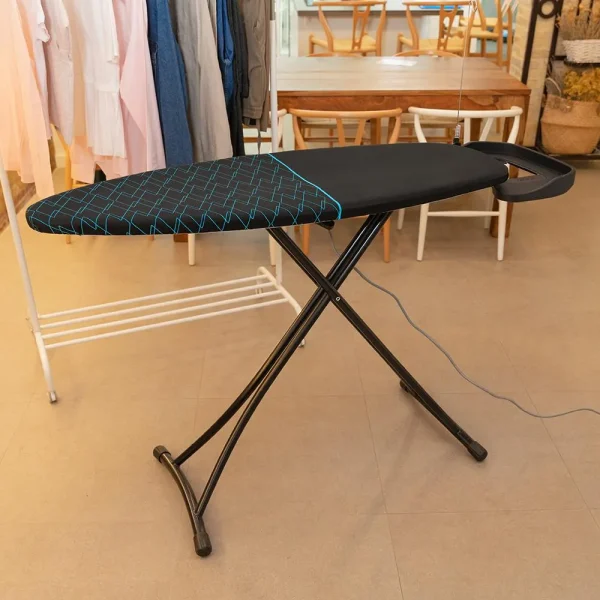 Imagen 8 Tabla de planchar Cecotec Strongboard 400 Borneo con superficie extragrande, funda 100% algodón y soporte para centros de planchado. Estabilidad y confort.