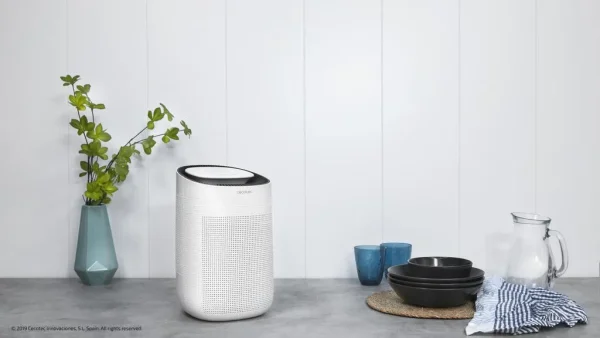 Imagen 3 Deshumidificador BigDry 2500 Pure Light de Cecotec con capacidad de 750 ml/día y depósito de 1 L. Ideal para estancias de 25 m² con funcionamiento silencioso.