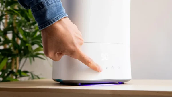 Imagen 4 Humidificador BreezeCare 3500 Warm con 5,5L de capacidad, 400 ml/h de vaporización y filtro cerámico. Cubre hasta 35 m² con una autonomía de hasta 22 horas.