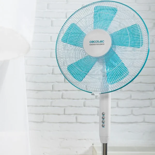 Imagen 5 Ventilador de pie EnergySilence 500 de Cecotec con 40 W, 5 aspas y motor de cobre. Tres velocidades, altura regulable y oscilación automática para aire fresco.