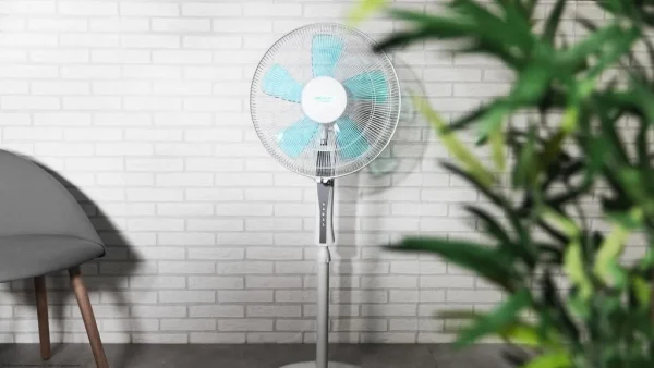 Imagen 3 Ventilador de pie EnergySilence 530 Power Connected de 50 W con mando a distancia, 3 velocidades y temporizador. Máximo frescor y confort con motor de cobre.