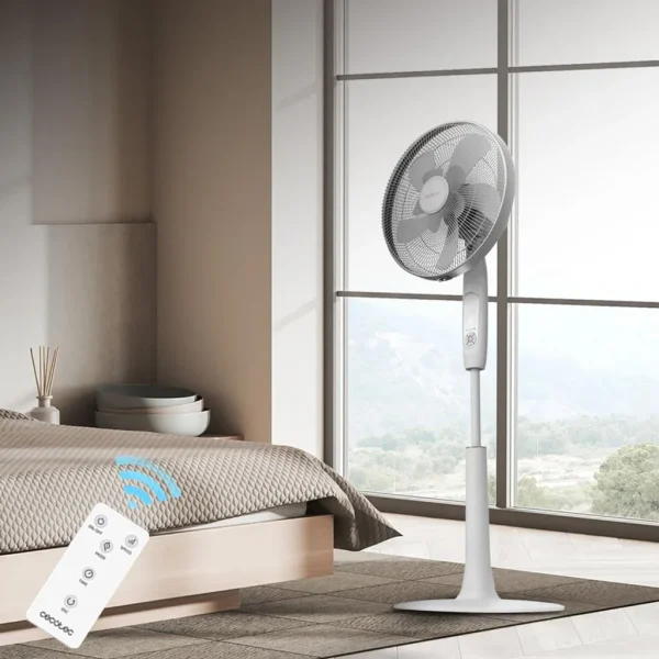 Imagen 5 Ventilador de pie Cecotec de 60 W con 10 aspas, 6 velocidades y motor de cobre. Incluye conectividad Wi-Fi, mando a distancia y altura ajustable de 115-135 cm.