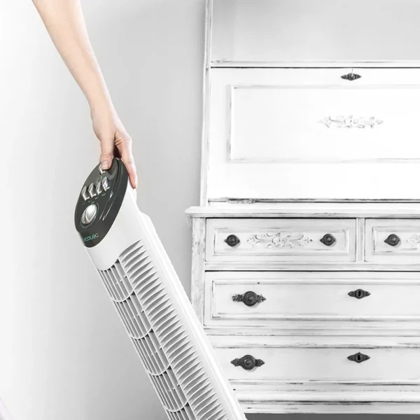 Imagen 2 Ventilador de torre Cecotec EnergySilence 790 Skyline de 50 W y 76 cm. Incluye 3 velocidades, oscilación automática y motor de cobre para mayor durabilidad.