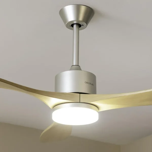 Imagen 7 Ventilador de techo con motor DC de 35 W y 52". Acabado dorado, luz LED, 5 velocidades, mando a distancia y función invierno para climatización eficiente.