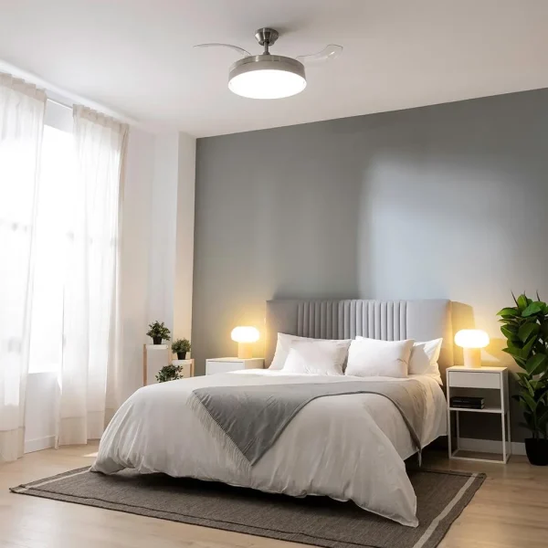 Imagen 5 Ventilador de techo con aspas retráctiles, motor de 40 W y luz LED. Diámetro 106 cm, temporizador, 3 tonos de luz y función verano/invierno con mando.