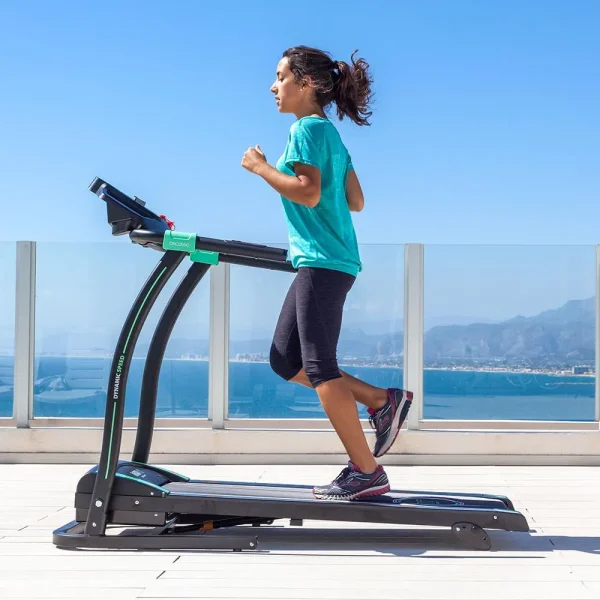 Imagen 7 Cinta de correr eléctrica plegable RunnerFit Sprint con pulsómetro, pantalla LED y 12 programas. Alcanza 14 km/h y soporta hasta 120 kg para entreno seguro.