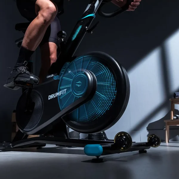 Imagen 2 Bicicleta estática DrumFit Indoor 7000 Magno con resistencia magnética. Diseño ergonómico, pantalla LCD y funcionamiento silencioso para entrenar en casa.