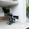Imagen 5 Bicicleta elíptica DrumFit Elliptical 9000 Eir Pro con resistencia magnética regulable por motor, pantalla LCD, soporte para móvil y ruedas de transporte.