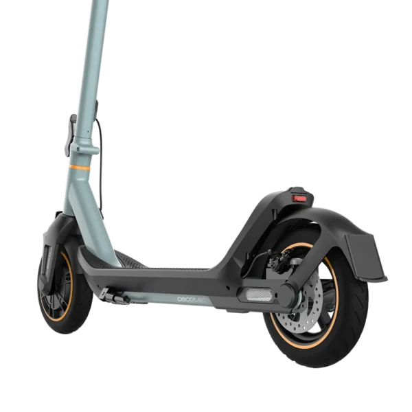 Imagen 2 Patinete eléctrico Cecotec Bongo Serie M20 con 500 W de potencia máxima, 20 km de autonomía y certificado DGT. Cumple con la normativa española de circulación.