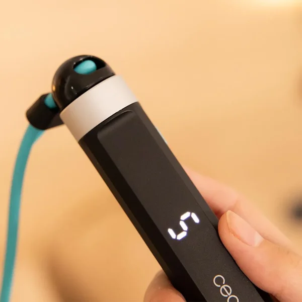 Imagen 7 Cuerda de saltar inteligente DrumFit SmartComba 3000 Connected de Cecotec. Diseño compacto, cuerda intercambiable, contador preciso y conectividad con App.