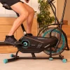 Imagen 8 La Drumfit CrossFit 2000 Eolo es una bicicleta de aire con resistencia por ventilador, pantalla LCD y sillín ajustable, ideal para entrenamiento HIIT intenso.