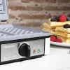 Imagen 6 Gofrera eléctrica de 1200 W con revestimiento RockStone antiadherente. Capacidad para 2 gofres grandes, termostato regulable y material ecológico libre de tóxicos.