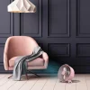 Imagen 6 Ventilador de sobremesa rosa estilo retro de 25 W con 4 aspas. Diseño compacto de 8" con oscilación automática y 2 velocidades para un flujo de aire constante.
