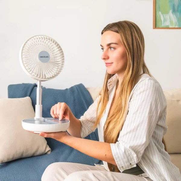 Imagen 8 Ventilador portátil plegable EnergySilence 800 FoldAir con batería de 7200 mAh, 4 velocidades y diseño telescópico para un frescor ajustable en cualquier lugar.