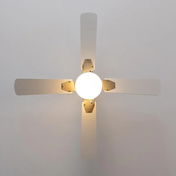 Imagen 3 Ventilador de techo de 42” con luz y 50 W. Sistema EnergySilence, 4 aspas reversibles, 3 velocidades y función invierno-verano para una climatización ideal.