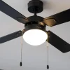 Imagen 4 Ventilador de techo de 42 pulgadas y 50 W en acabado negro. Cuenta con 4 aspas reversibles, lámpara integrada y función invierno-verano para climatización eficiente.