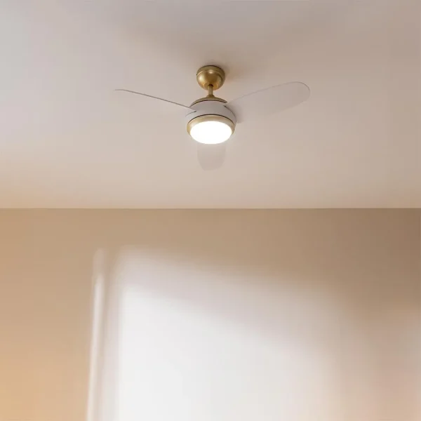 Imagen 3 Ventilador de techo de 42 pulgadas con luz LED y diseño blanco y dorado. Motor de 65 W, 3 velocidades, mando a distancia y temporizador programable integrado.