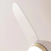 Imagen 7 Ventilador de techo de 42 pulgadas con luz LED y diseño blanco y dorado. Motor de 65 W, 3 velocidades, mando a distancia y temporizador programable integrado.
