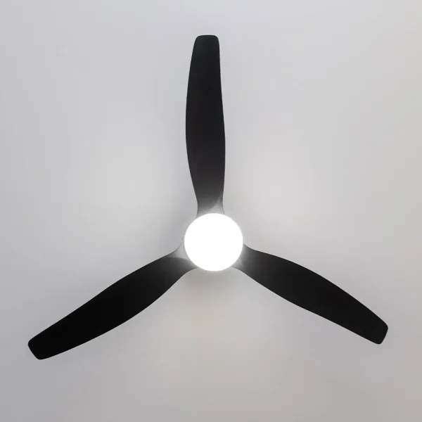 Imagen 5 Ventilador de techo IP44 de 52" con motor DC de 40 W. Incluye luz LED, control por WiFi, 6 velocidades y función verano-invierno. Ideal para exteriores.