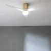 Imagen 3 Ventilador de techo WiFi con protección IP44 para exterior. Motor DC de 40 W, 52 pulgadas, luz LED integrada y sistema de inversión de giro verano-invierno.