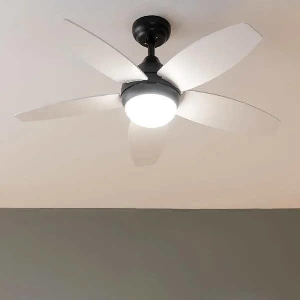 Imagen 3 Ventilador de techo de 42 pulgadas con motor de 53 W y luz LED integrada. Incluye mando a distancia, temporizador y 5 aspas reversibles para máximo confort.