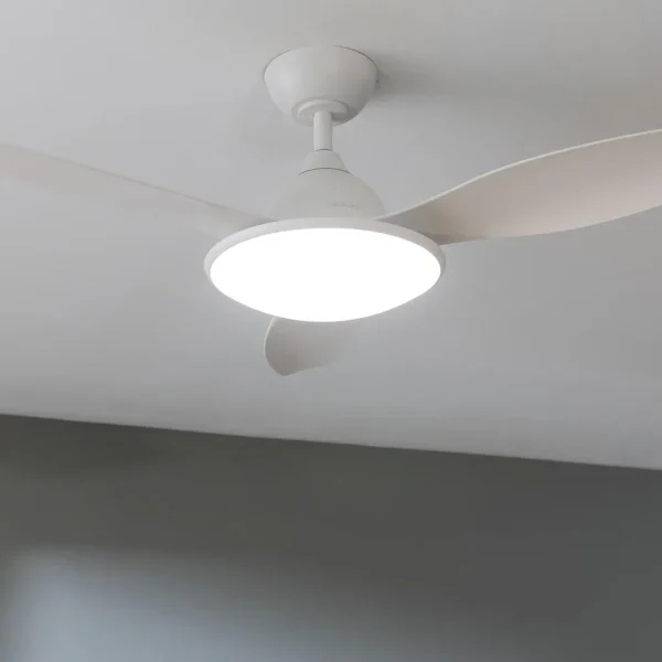 Imagen 6 Ventilador de techo con motor DC de 35 W y luz LED integrada. Modelo silencioso de 48" con mando a distancia, temporizador y 6 velocidades de funcionamiento.