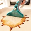 Imagen 5 Aspirador de tapicerías Cecotec con 800 W de potencia, doble depósito de agua y kit de accesorios para una limpieza profunda y eficaz en sofás y alfombras.