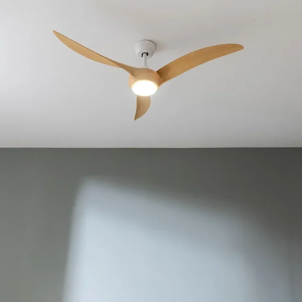 Imagen 3 Ventilador de techo de 54 pulgadas con motor DC de 40 W, luz LED integrada y diseño WhiteWood. Silencioso, eficiente y con temporizador programable.
