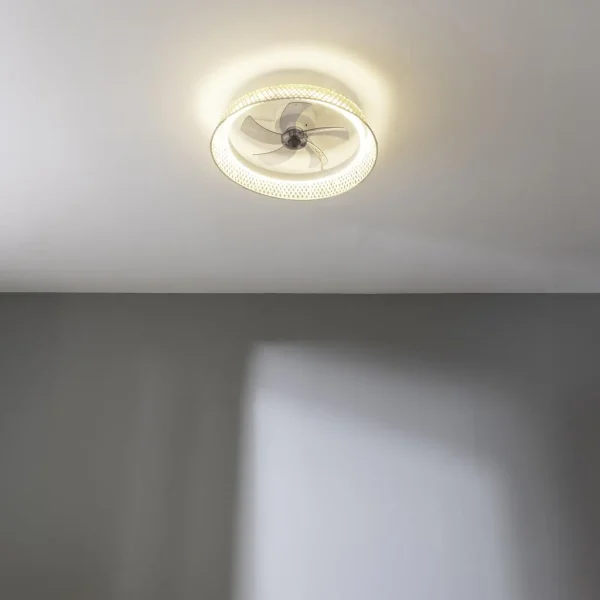 Imagen 3 Ventilador de techo con motor DC silencioso, luz LED 45W y mando a distancia. Diseño natural, 5 aspas y sistema de inversión de giro para verano e invierno.