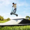 Imagen 5 Patinete eléctrico Cecotec Bongo Y45 Connected con 750 W, autonomía de 45 km y doble suspensión. Cumple la normativa VMP. Ideal para movilidad urbana eficiente.