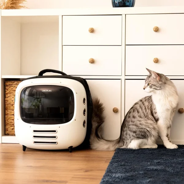 Imagen 5 Transportín para mascotas Cecotec Pumba 1800 Travel Fan. Equipado con sistema de ventilación avanzado y diseño cómodo de 41x42,5x26,5 cm para viajar seguro.