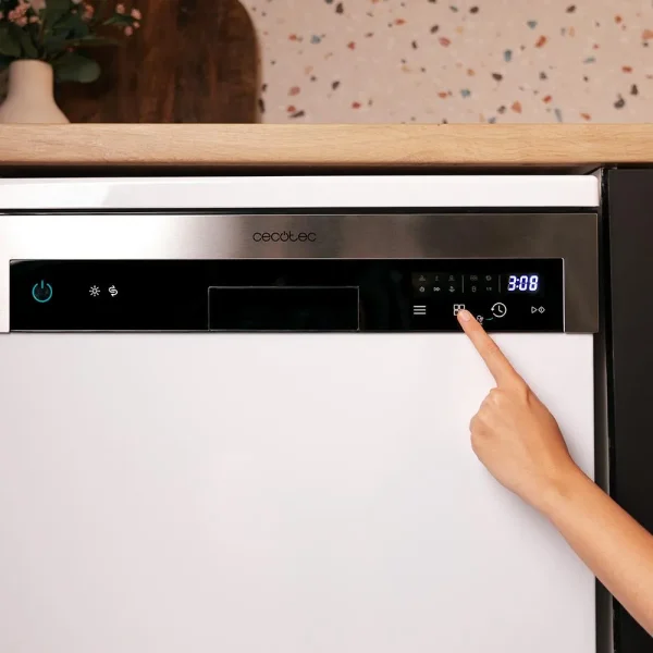Imagen 8 Optimiza la limpieza de tu vajilla con el Bolero Aguazero 6110 de 60 cm. 13 cubiertos, 6 programas, Media Carga y Dry+ para un secado eficiente y reluciente.