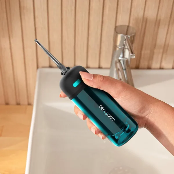 Imagen 6 Irrigador dental de viaje ToothCare Jet Splash de Cecotec con 150 ml de capacidad, 3 modos de limpieza y 8 intensidades. Diseño compacto y 2 boquillas incluidas.