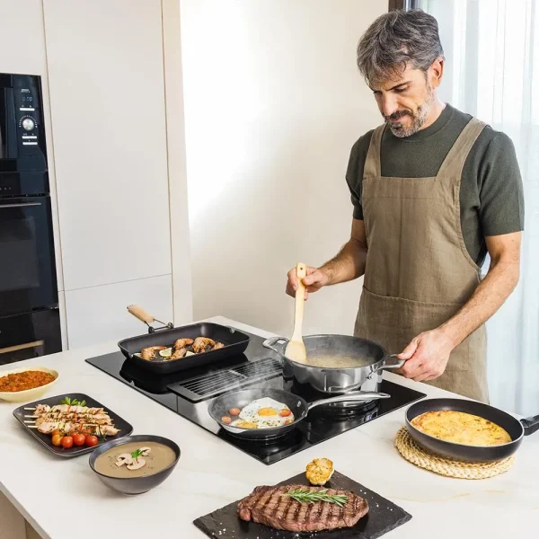 Imagen 5 Placa de inducción Cecotec Bolero Squad IH 4800 FullFlex80 con campana integrada, 7400W, succión de 630 m³/h y 2 zonas FullFlex para una cocina moderna y eficiente.