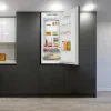 Imagen 4 Frigorífico integrable Cecotec de 267L con tecnología NoFrost e Inverter. Sistema Full LED Wall y cajón Fresh Zone Plus para máxima conservación. Clase E.