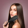 Imagen 3 Cepillo capilar HairCare Revitalize de Cecotec con 5 tecnologías: LLLT, EMS, iones y luz LED para regenerar cutículas y fortalecer el cabello de forma profesional.