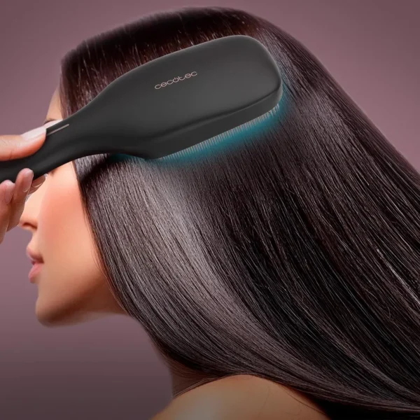 Imagen 8 Cepillo capilar HairCare Revitalize de Cecotec con 5 tecnologías: LLLT, EMS, iones y luz LED para regenerar cutículas y fortalecer el cabello de forma profesional.
