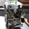 Imagen 7 Cafetera espresso barista Baristeo Brava con 20 bares, doble Thermoblock y molinillo integrado para un café profesional recién molido con aroma y crema óptima.