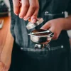 Imagen 6 Cafetera espresso barista Baristeo Gastro de 2900 W con doble Thermoblock, 20 bares de presión, molinillo integrado y manómetro PressurePro para café gourmet.