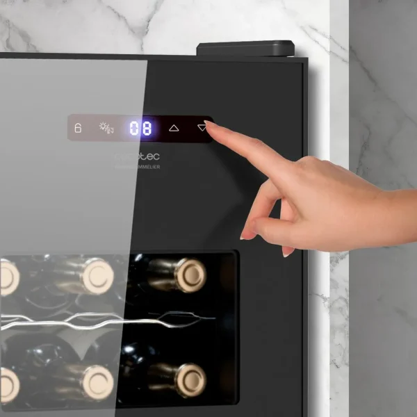 Imagen 8 Vinoteca Bolero GrandSommelier 1550 CoolCrystal con capacidad para 15 botellas, tecnología Hyper-cooling, panel táctil y temperatura regulable de 8 a 18 ºC.