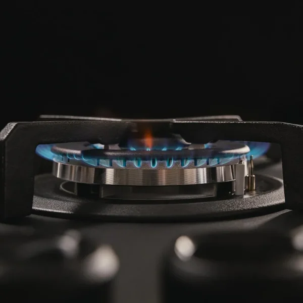 Imagen 8 Placa de gas Bolero Squad G 1400S Nano Glass de Cecotec con 4 fuegos, superficie de cristal templado, mandos integrados y sistema de seguridad FlameFail.