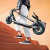 Imagen 7 Patinete eléctrico Cecotec Bongo D20E Connected con 500 W de potencia máxima, autonomía de 20 km y conectividad mediante App para una movilidad urbana eficiente.