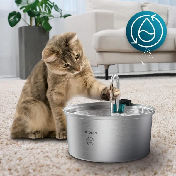 Imagen 6 Fuente automática para mascotas Pumba 3200 Refresh Inox de Cecotec. Capacidad de 3,2 litros, acero inoxidable y diseño de cascada para agua siempre fresca.