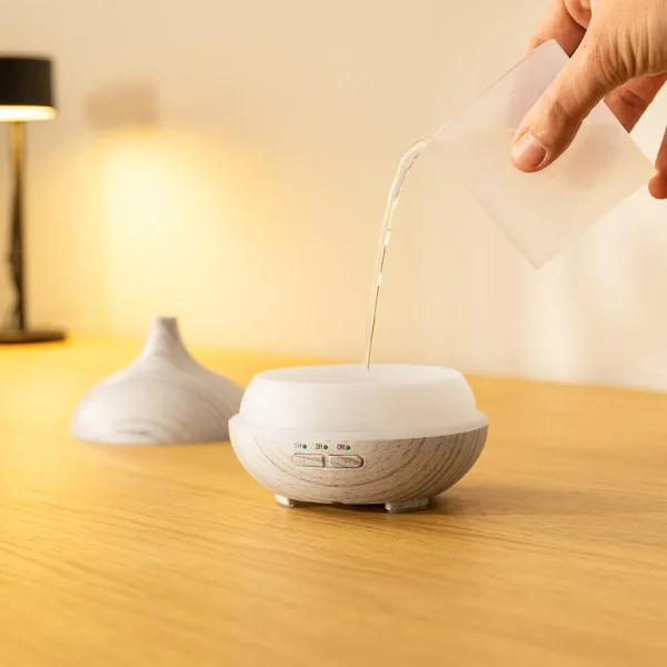 Imagen 5 Humidificador ultrasónico Pure Aroma 150 Yang White de Cecotec con función de aromaterapia, depósito de 150 ml, temporizador de 3 horas y 7 colores LED.