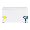 Congelador horizontal blanco Bolero CoolMarket Chest 418P White D con puerta abierta y cesta interior