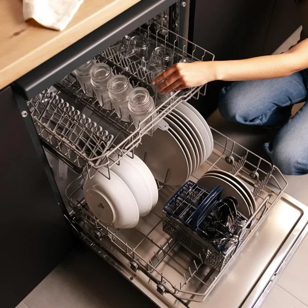 Imagen 8 Lavavajillas Bolero Aguazero 6110 Dark de 60 cm con capacidad para 13 cubiertos. Acabado dark inox, 6 programas de lavado y tecnología Dry+ para un secado óptimo.