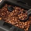 Imagen 8 Cafetera superautomática Cecotec Cremmaet Latte de 19 bares. Diseño compacto, molinillo integrado y sistema de leche para lattes y cappuccinos automáticos.